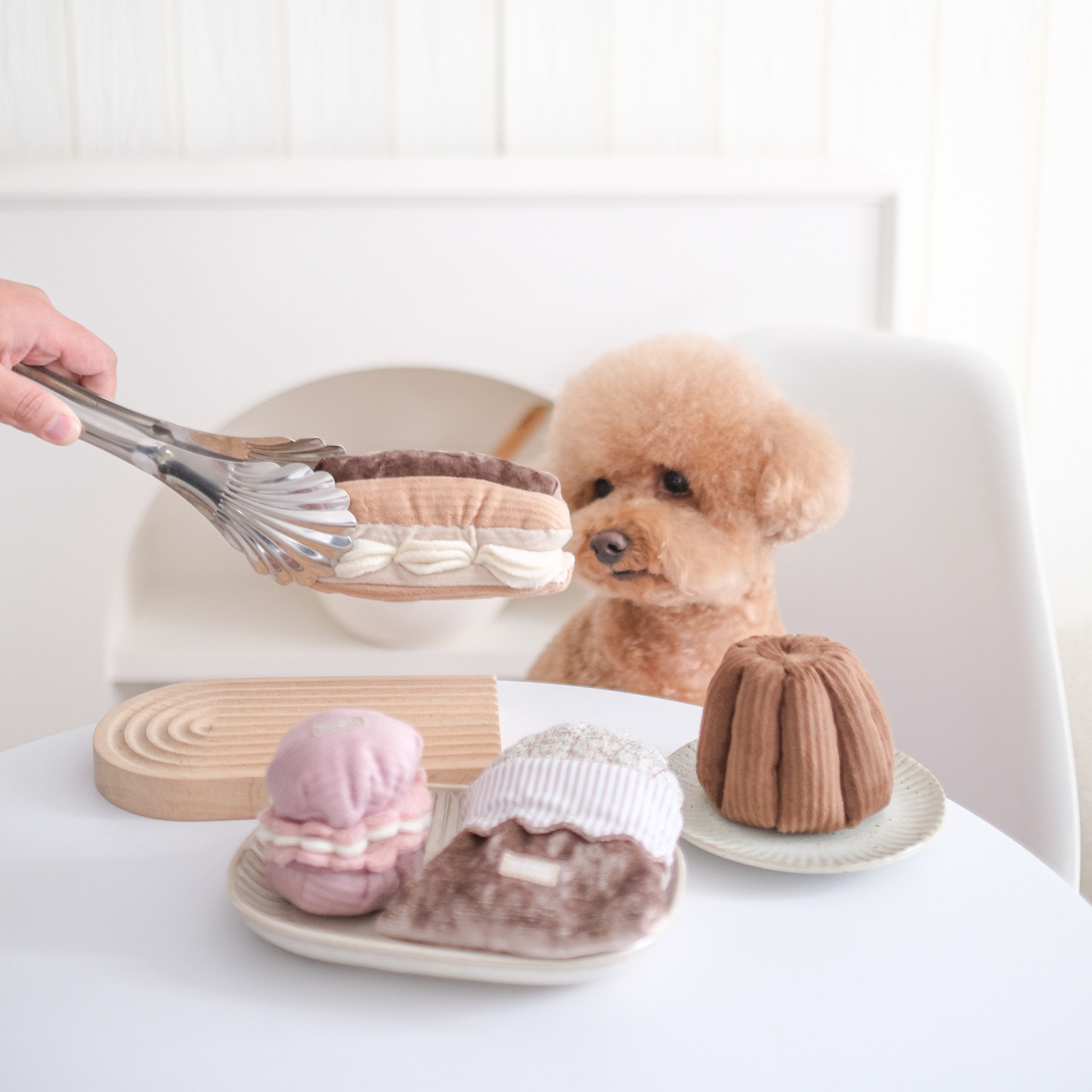 Éclair enrichment dog toy
