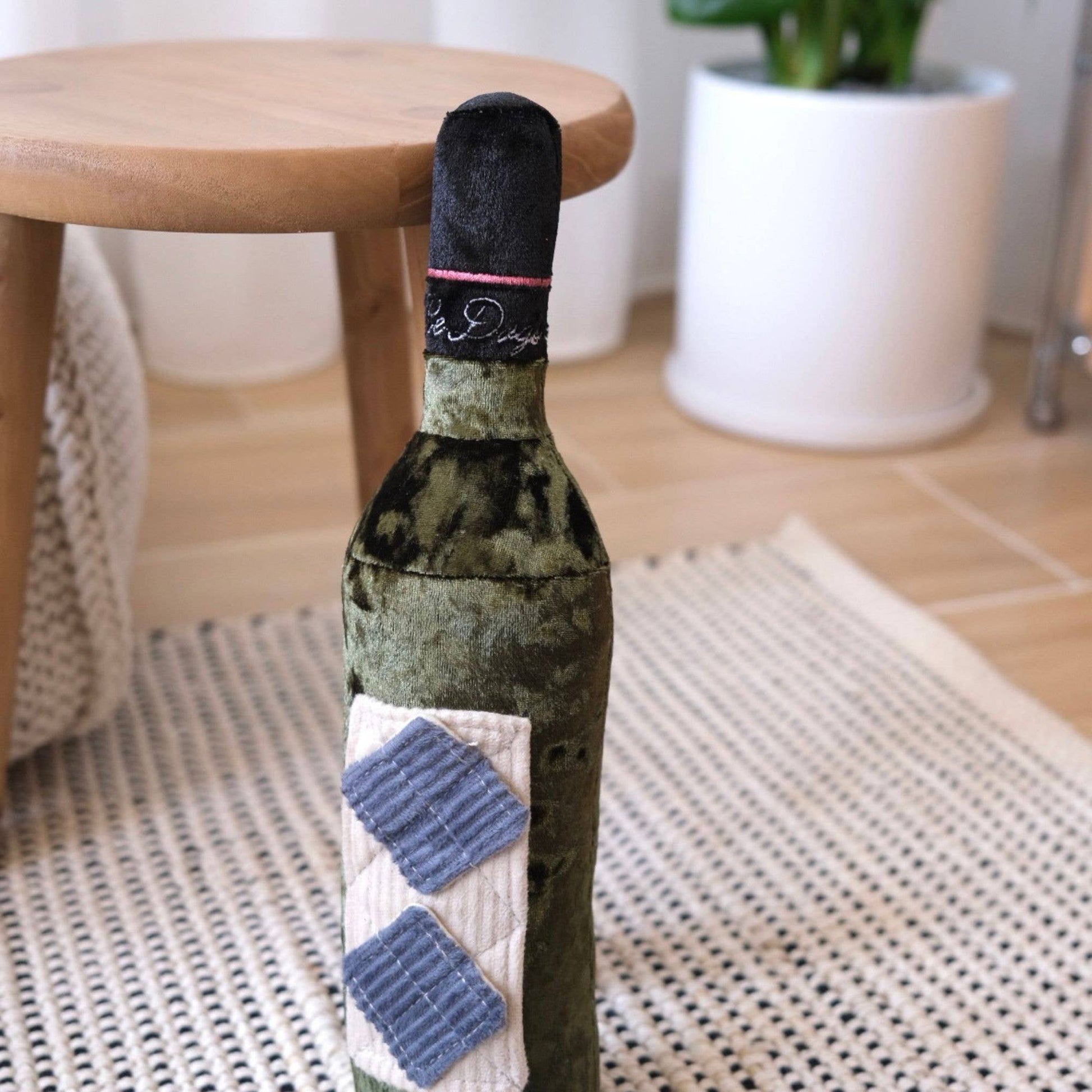 Merlot enrichment dog toy