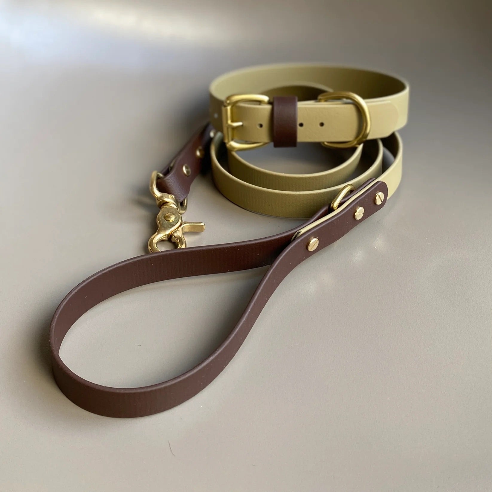 Loki Olive & Brown Colour Block Lead