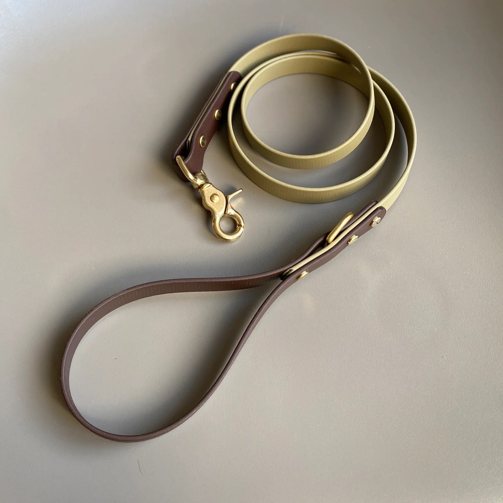 Loki Olive & Brown Colour Block Lead