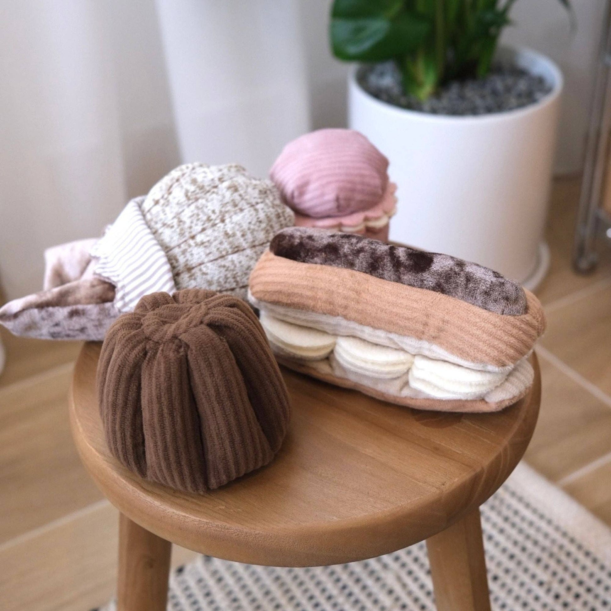 Éclair enrichment dog toy